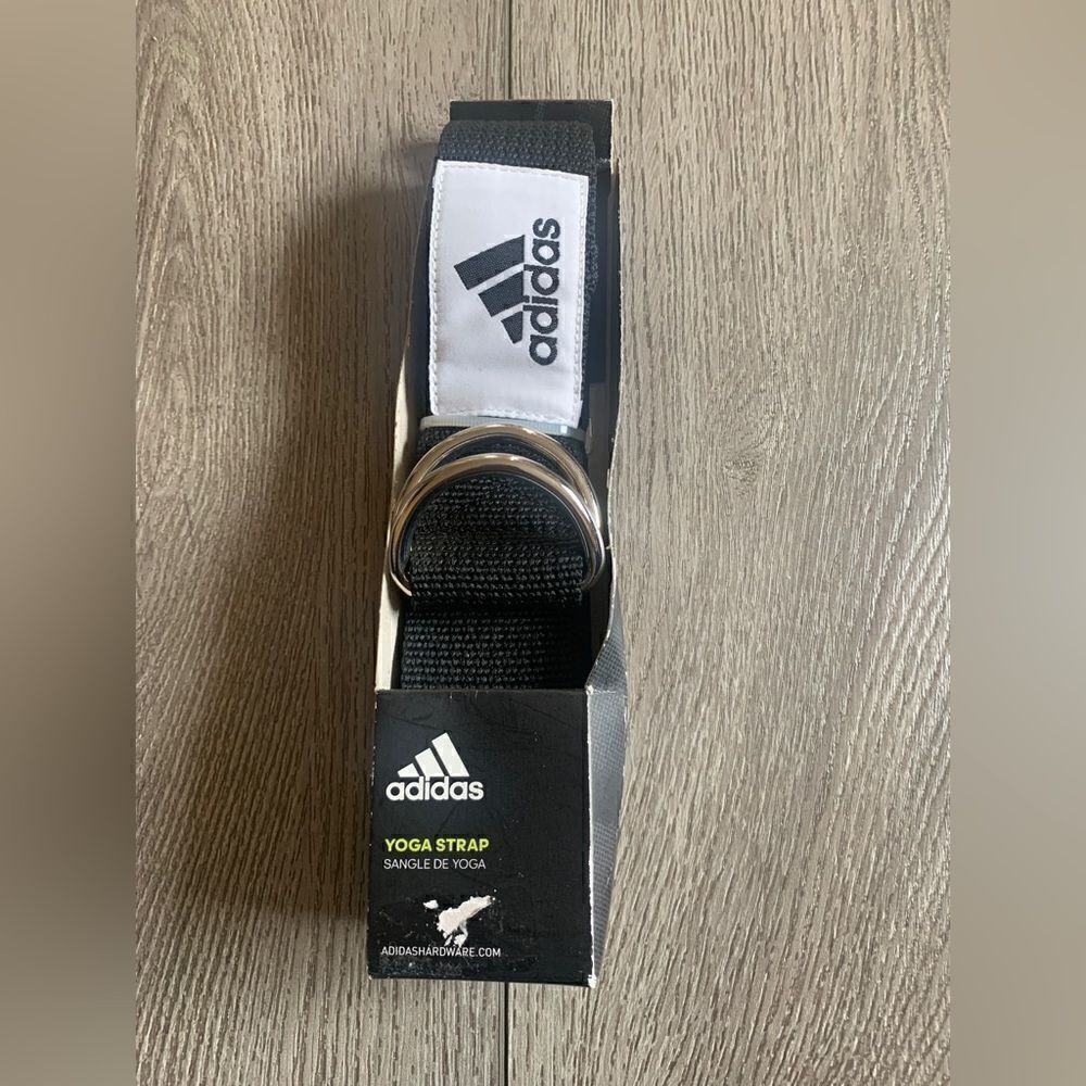 Adidas Yoga strap, anti slip and easy to adjust, durable tight woven textured